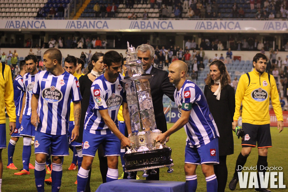 Descubre las alineaciones del Deportivo de​ la Coruña:⁢ ¿Quiénes son los compañeros de juego ​del equipo?