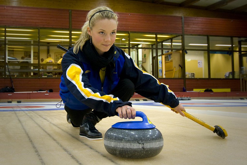 El curioso origen del curling: Un ‍deporte que ha resistido ‍el paso⁤ del tiempo